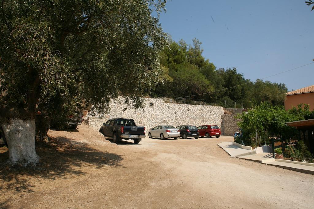 Marathes Studios Ayios Nikitas Luaran gambar