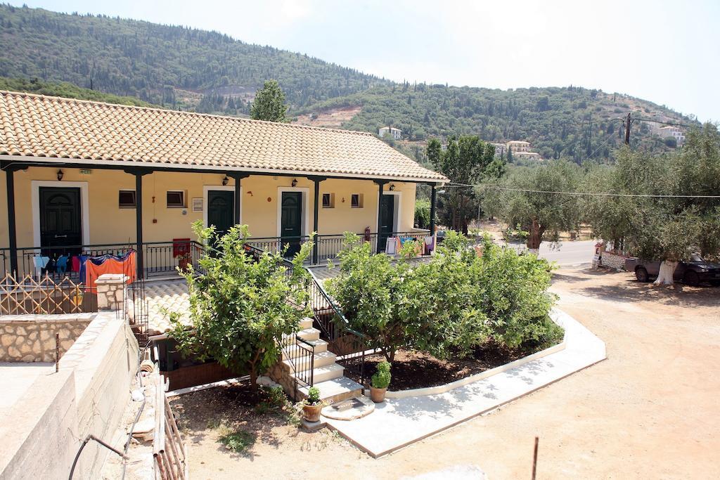 Marathes Studios Ayios Nikitas Luaran gambar