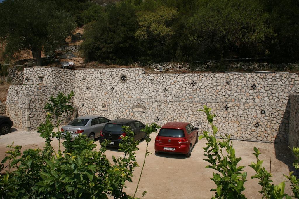 Marathes Studios Ayios Nikitas Luaran gambar
