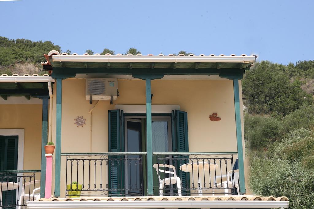 Marathes Studios Ayios Nikitas Luaran gambar