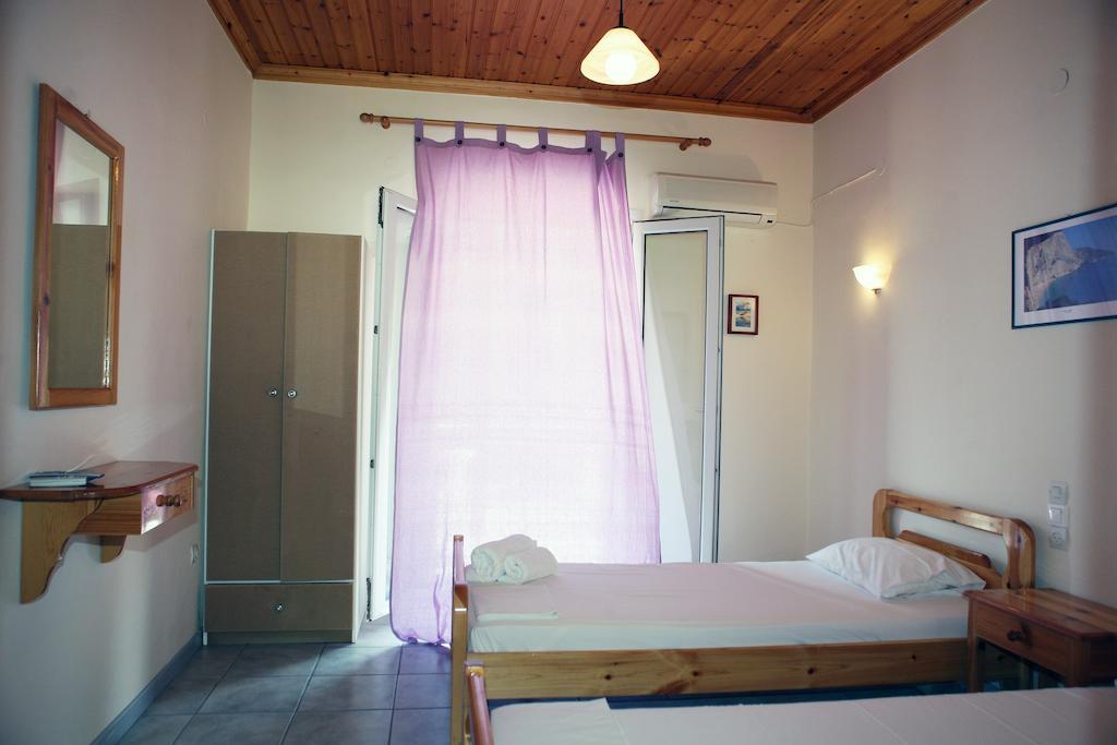 Marathes Studios Ayios Nikitas Bilik gambar