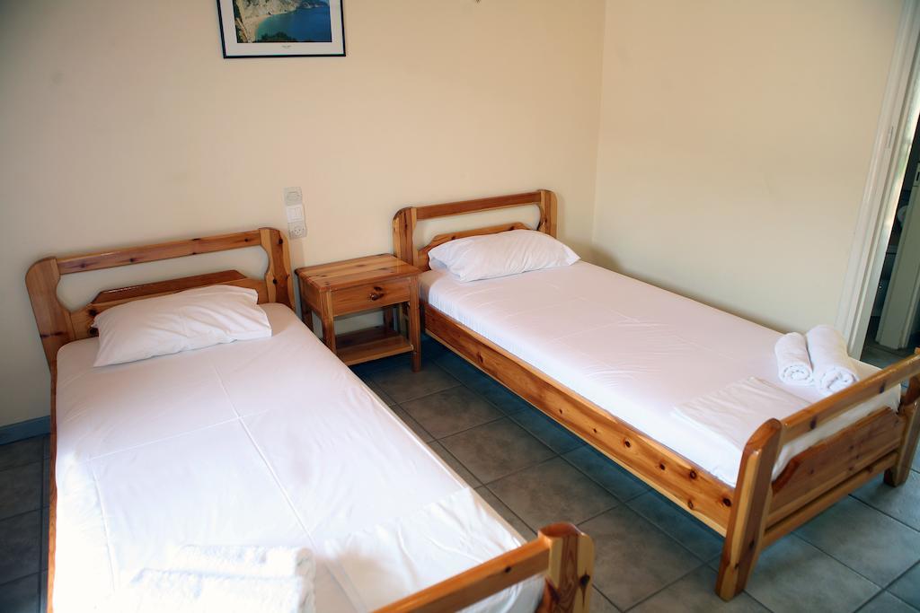 Marathes Studios Ayios Nikitas Bilik gambar